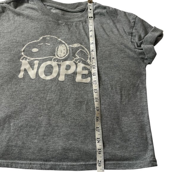 PEANUTS Snoopy "NOPE" Cropped Tee Shirt Size Medium Grey Poly Cotton Blend - Picture 8 of 9
